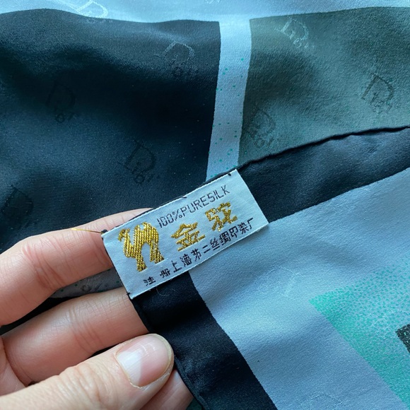 Chic Geometric Silk Scarf - Picture 4 of 5